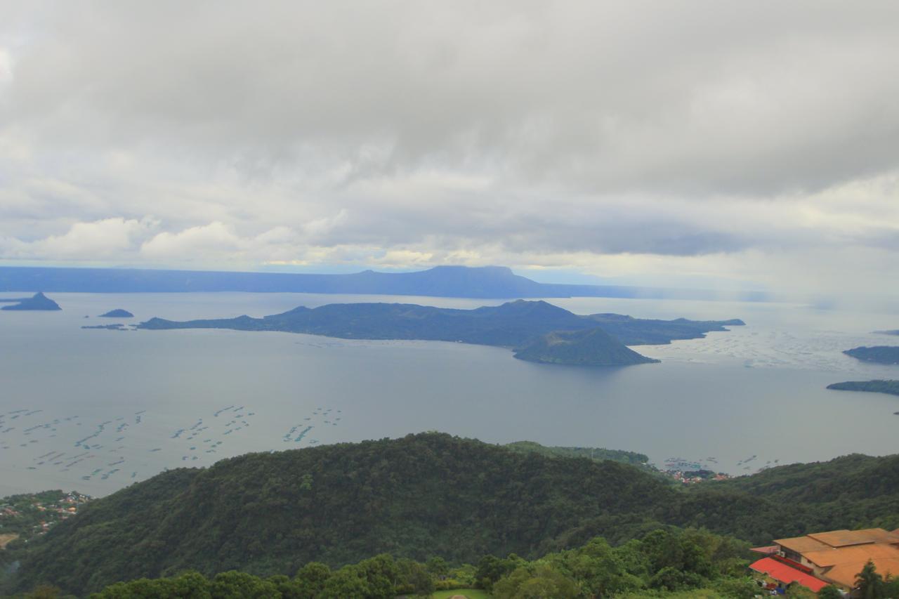 Taal View Room Tagaytay Staycation With Wifi Tagaytay City Bagian luar foto